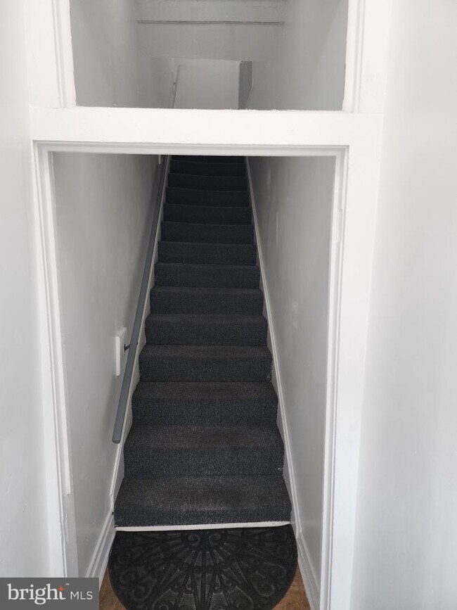 Building Photo - 15 N Washington St