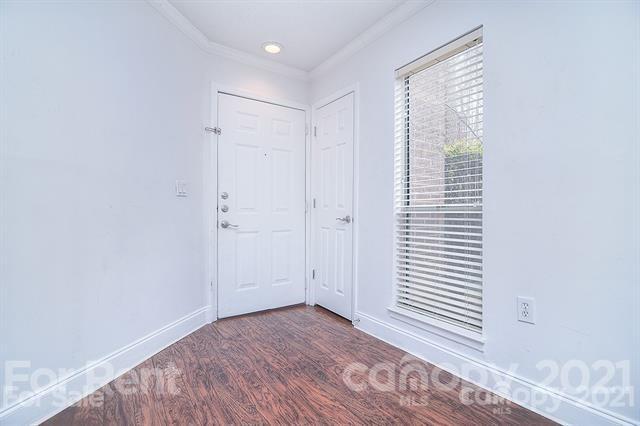 Building Photo - 2500 Cranbrook Ln