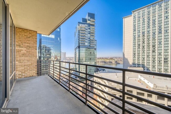 Building Photo - 675 S President St