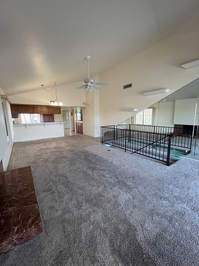 Building Photo - 3 Bed, 2 Bath in Gated Community with Lake...