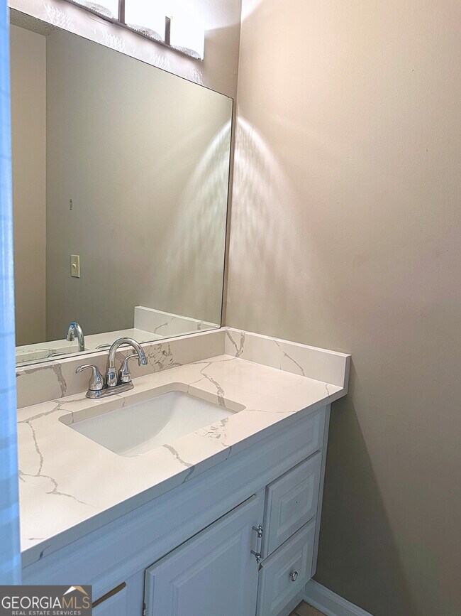 Building Photo - 1119 Booth Ct SW