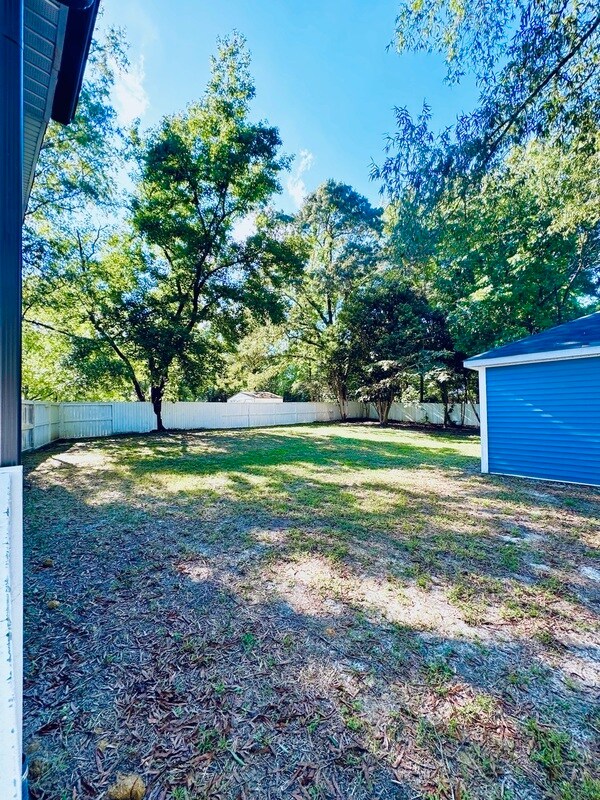 Building Photo - 310 W Horton St