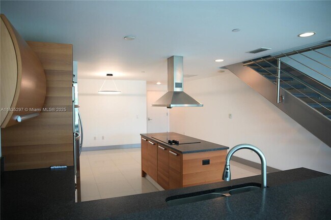 Building Photo - 2950 NE 188th St