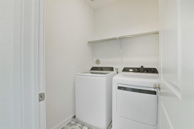 Building Photo - 16518 Amber Patina Ln