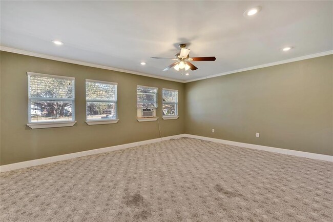 Building Photo - 8413 Slant Oak Dr