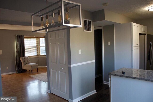 Building Photo - 1123 Keswick Pl