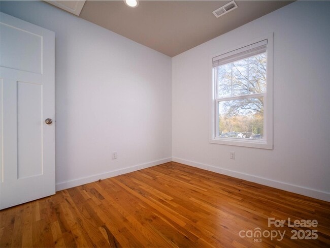 Building Photo - 301 McAllister St