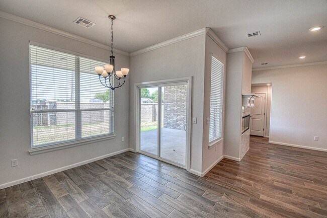 Building Photo - Beautiful Home in Summit Lakes!