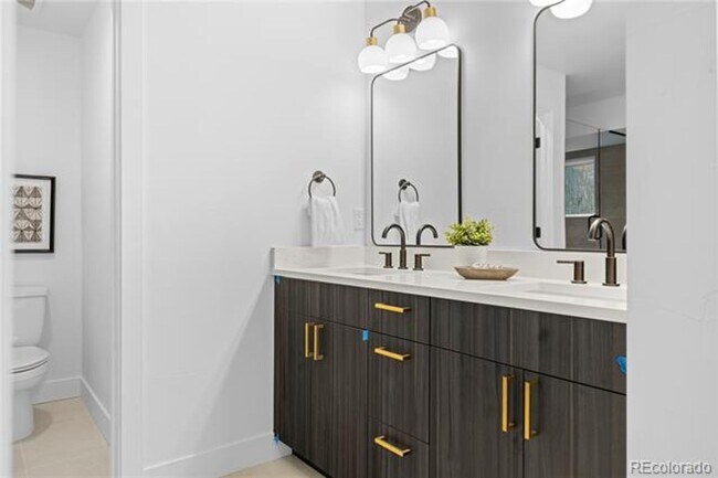 Building Photo - First Month on Us!  Gorgeous Contemporary ...