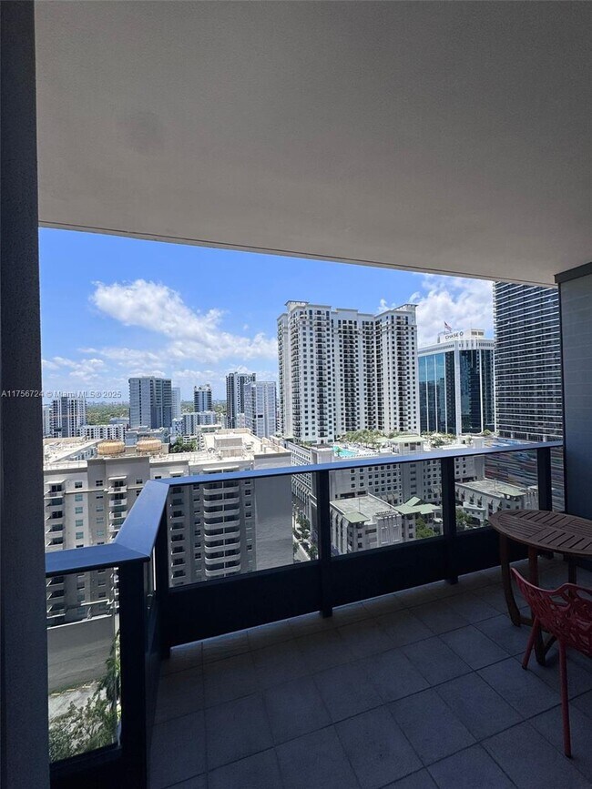 Building Photo - 1000 Brickell Plaza