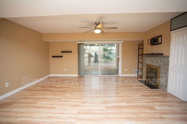 Building Photo - 1145 Golden Pond Ct