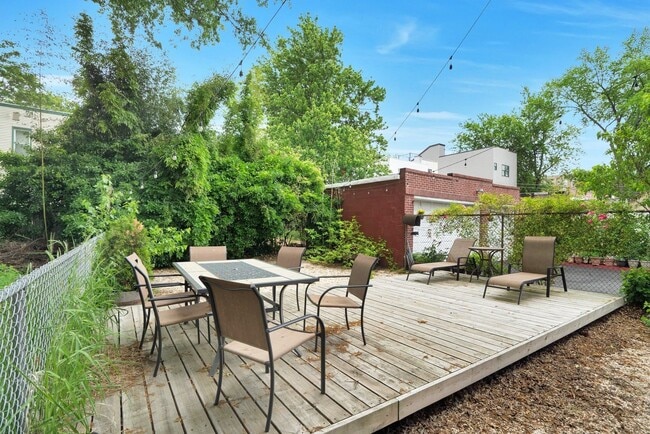 Building Photo - 132 Lincoln St