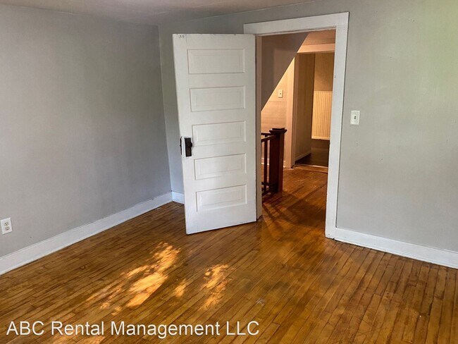 Building Photo - 3 br, 1 bath House - 312 Superior St