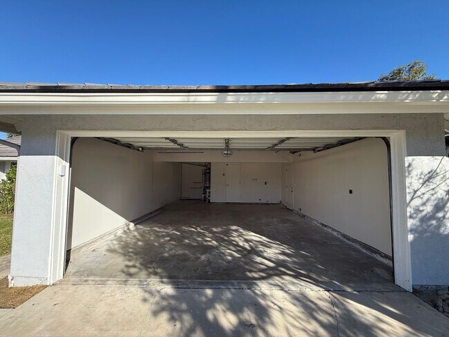 Building Photo - Newly remodeled 3B/2BA Home in Rancho Ponderosa!