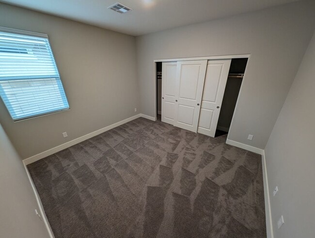 Building Photo - 1039 Forest Falcon Dr