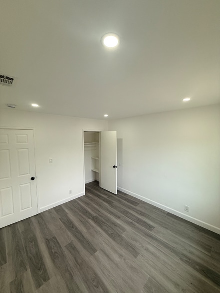 Building Photo - 9136 Clancey Ave