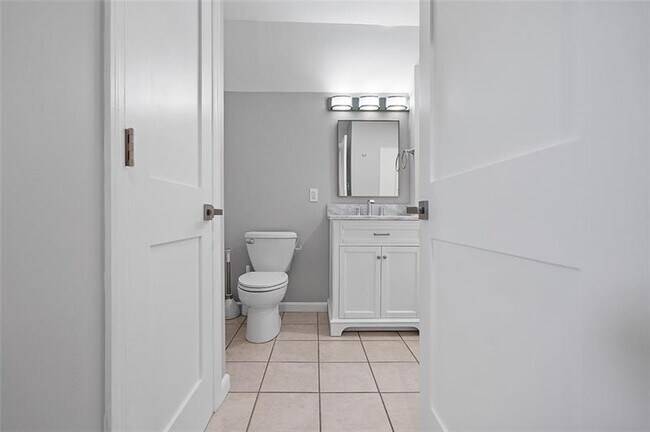 Building Photo - 715 Filbert St