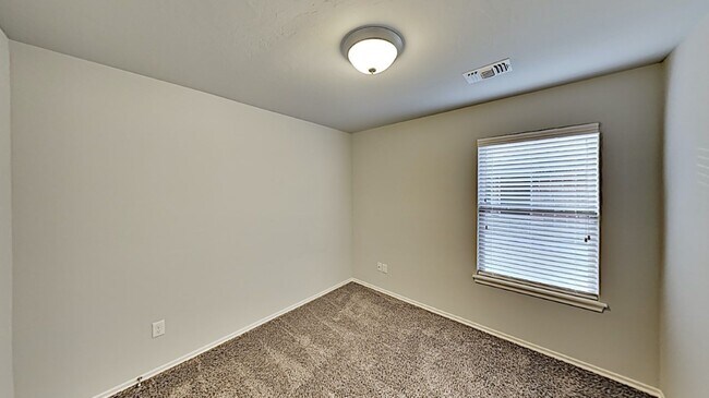 Building Photo - Spectacular 3 Bedroom 2 Bathroom Home in P...