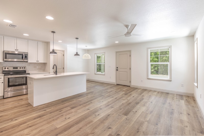 Building Photo - 454 Reeves St