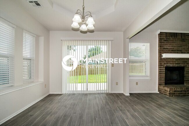 Building Photo - 3 Bedroom Pet-Friendly Home in OKLAHOMA CI...