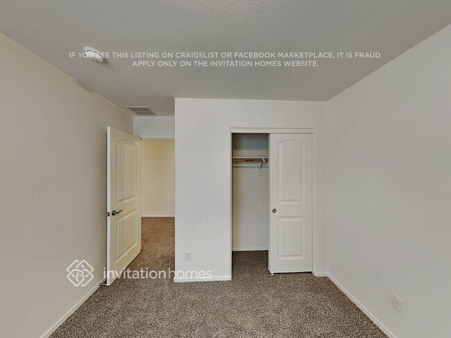 Building Photo - 1285 E Palomino Way