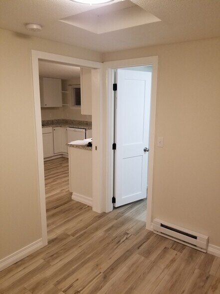 Bedroom - 98 W Lincoln Ave