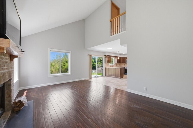 Building Photo - 21854 W Kentwood Dr