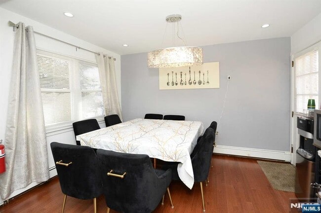 Building Photo - 38-41 Taylor