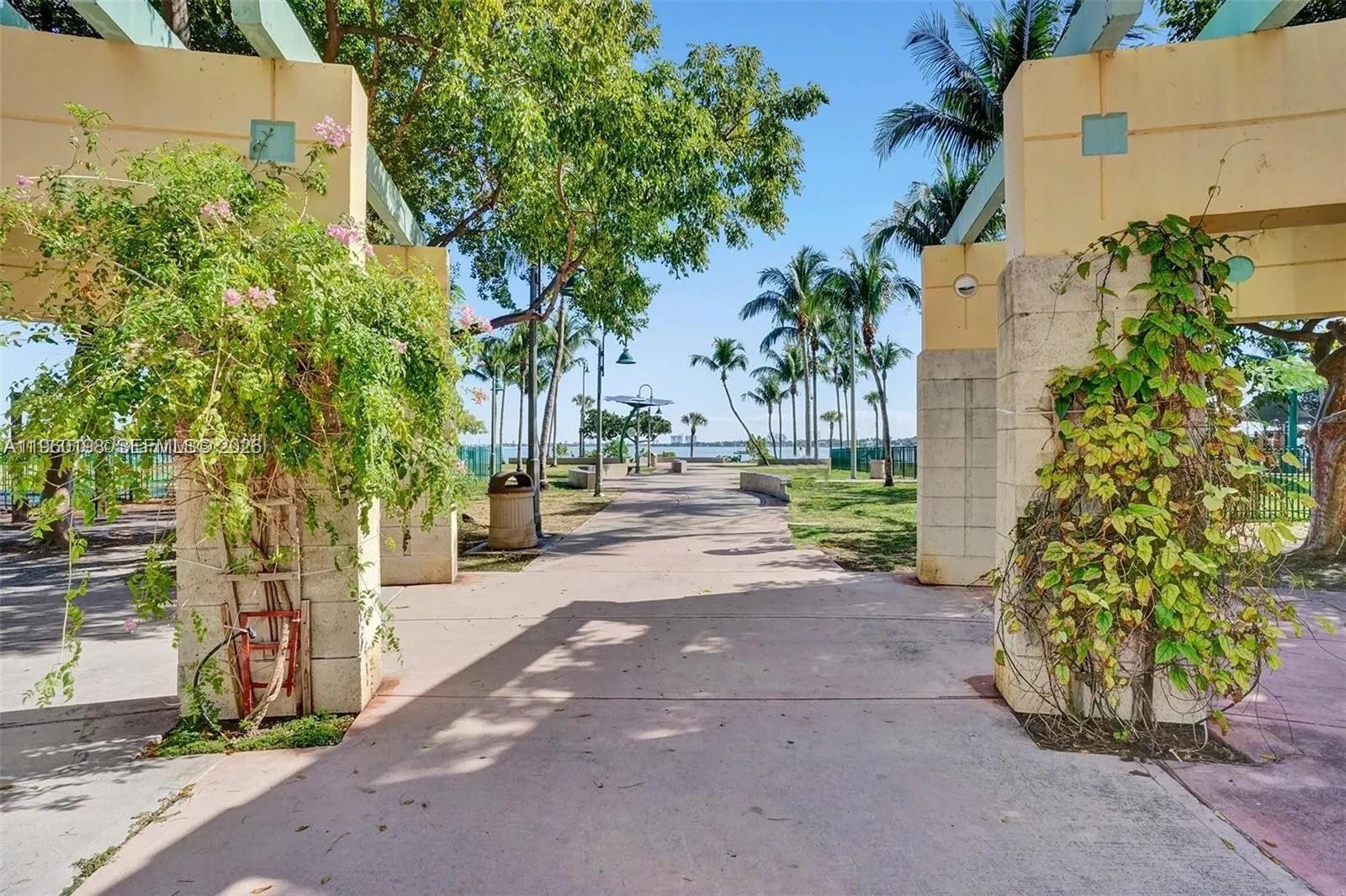 Building Photo - 488 NE 18th St