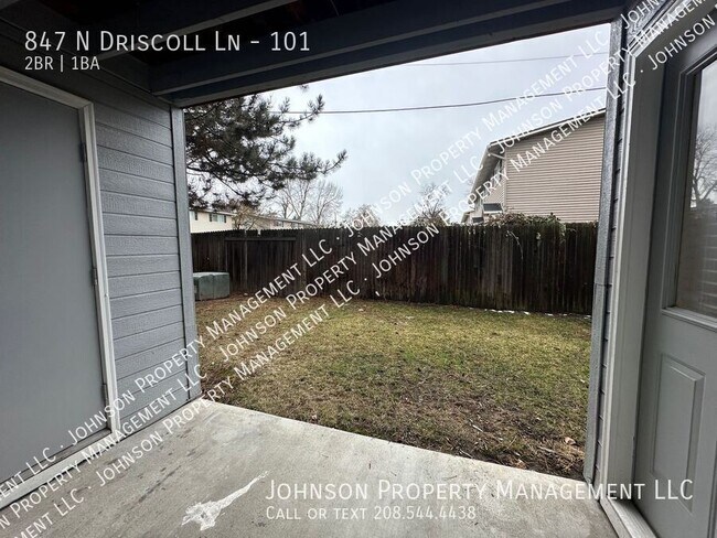 Building Photo - 847 N Driscoll Ln