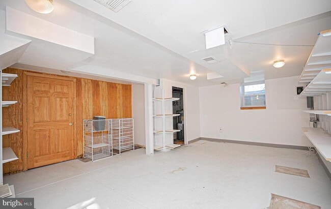 Building Photo - 526 Williams Rd