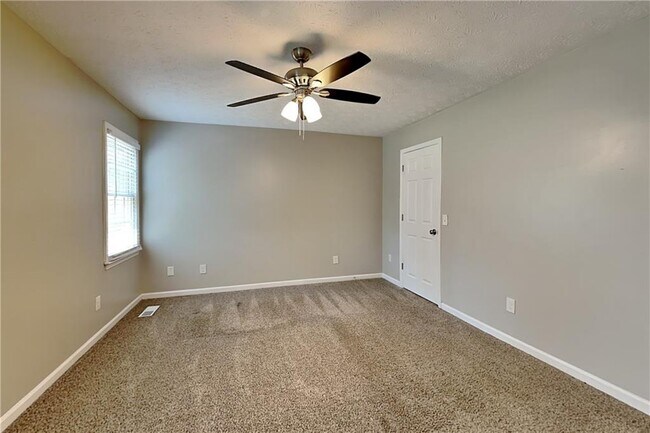 Building Photo - 604 Dillon Dr
