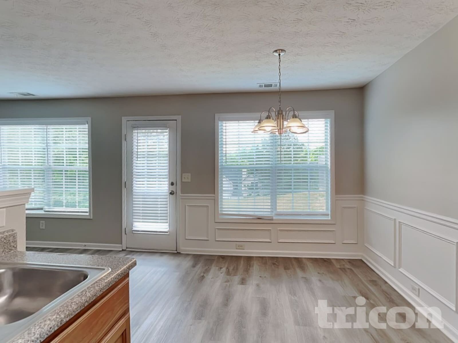 Building Photo - 597 Shadow Valley Ct