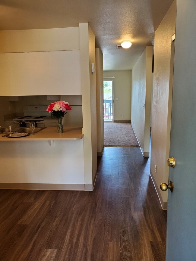 Building Photo - Camas Village