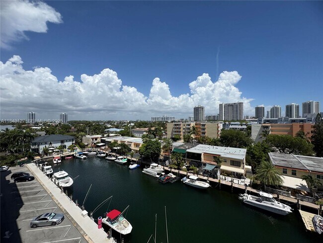 Building Photo - 3545 NE 166th St