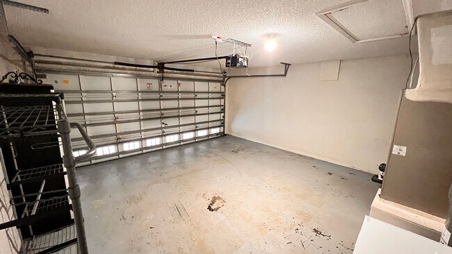 Building Photo - The Heart of Maitland: 3BD/2BA Home That F...