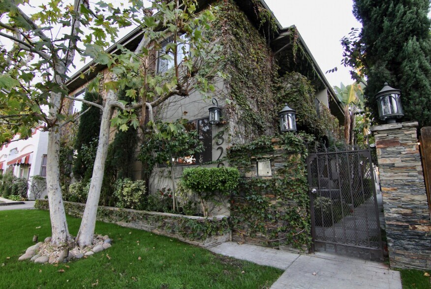 Building Photo - 822 N Martel Ave