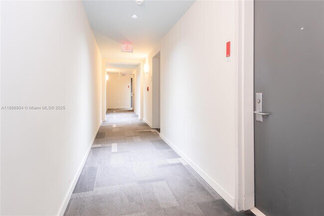 Building Photo - 333 NE 24th St