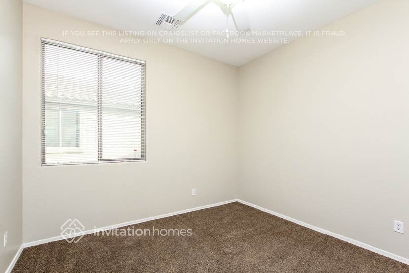 Building Photo - 6826 S 30th Ln