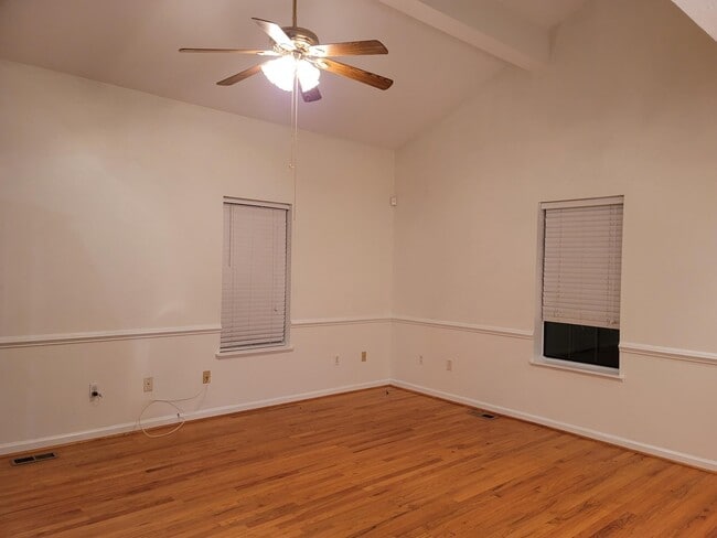 Building Photo - 331 Glenwood Dr