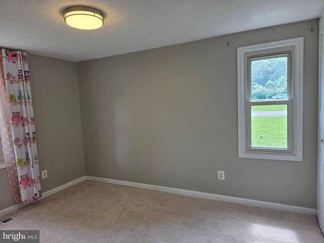 Building Photo - 12920 Framingham Ct