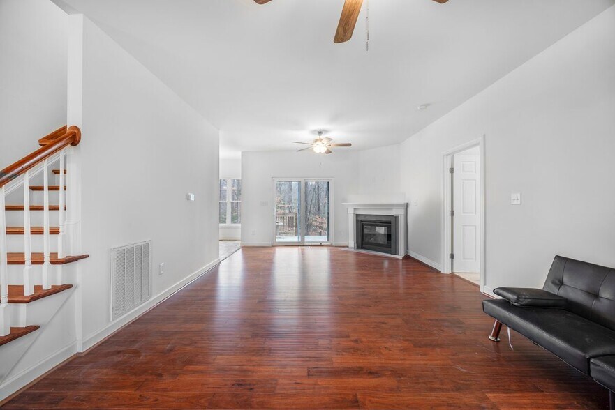 Building Photo - 4 Pasture Cir