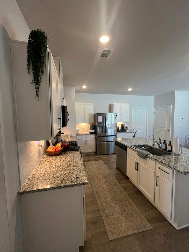 Building Photo - 2370 Quinn Dr