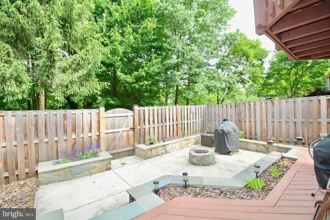 Building Photo - 6153 Summer Park Ln