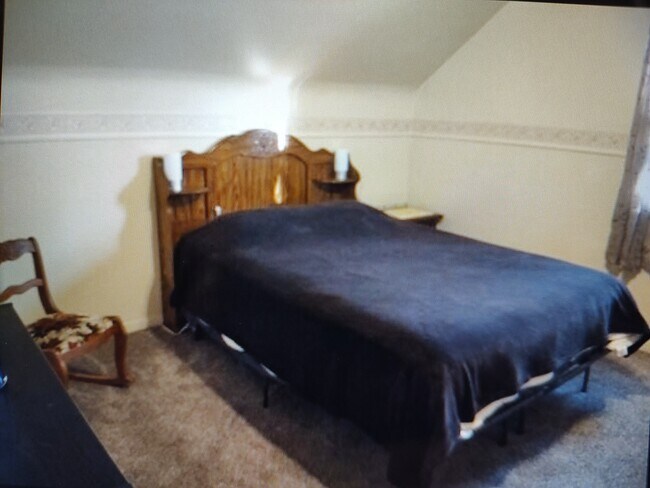Main Bedroom - 806 6th Ave SW