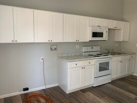Building Photo - 407 Hamilton St