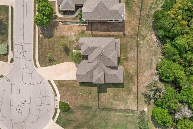 Building Photo - 2015 Colina Cove
