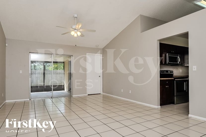 Building Photo - 1807 Greenwood Valley Dr