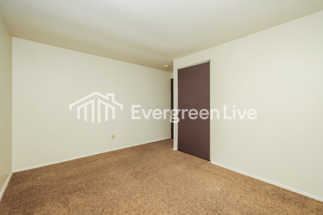 Building Photo - 7972 Blackshear Dr