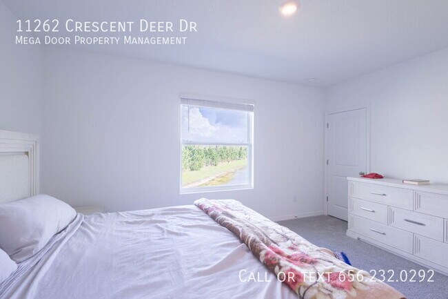 Building Photo - 11262 Crescent Deer Dr